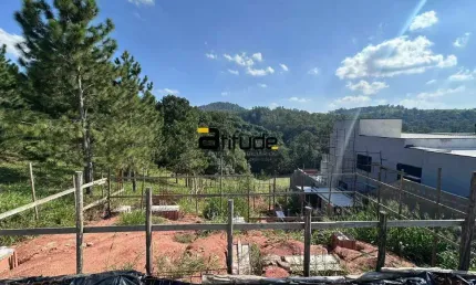 RESERVA SANTA ANNA – TERRENO DE 415M² COM ESTRUTURA INICIADA, SEM VIZINHOS E VISTA LIVRE!