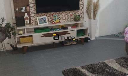 Casa à venda na Rua Abraão, Jardim Júlio, Barueri