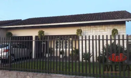 Casa com 3 dormitórios à venda, 264 m² por R$ 800.000,00 - Espinheiros - Joinville/SC