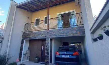 Casa com 2 dormitórios à venda, 120 m² por R$ 565.000,00 - Espinheiros - Joinville/SC