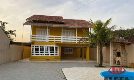 Casa com 4 dormitórios à venda, 230 m² por R$ 850.000,00 - Nova Brasília - Joinville/SC