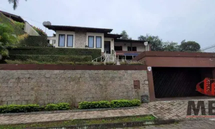 Casa com 4 dormitórios à venda, 227 m² por R$ 1.000.000 - Bom Retiro - Joinville/SC