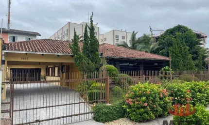 Casa com 4 dormitórios à venda, 300 m² por R$ 1.680.000,01 - Santo Antônio - Joinville/SC