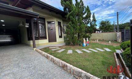 Casa plana à venda por R$ 1.100.000 - Floresta - Joinville/SC