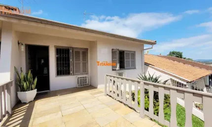 Casa à venda com 2 dormitórios - Bairro Rondônia - Novo Hamburgo