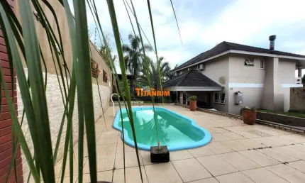 Casa Residencial à venda com Piscina no Bairro Imigrante em Campo Bom.