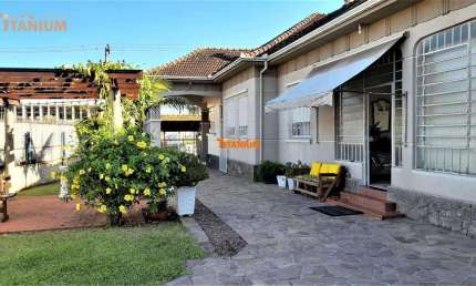 Casa plana com 4 dormitórios, à venda em Novo Hamburgo