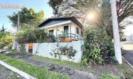 Casa mista com 3 dormitórios á venda em Novo Hamburgo.