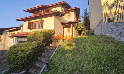 Casa à venda com 3 dormitórios, sendo uma suíte com closet e banheira de hidro em Novo Hamburgo, Bairro  Boa Vista - 208m² de área construída