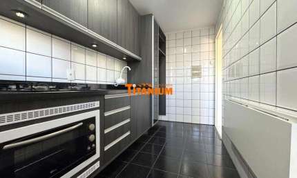 Apartamento com 3 dormitórios, terraço com churrasqueira, garagem coberta, à venda em Novo Hamburgo.