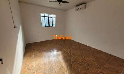 casa a venda em Canudos, Novo Hamburgo. Imóvel com churrasqueira e garagem coberta em Canudos, Novo Hamburgo possibilidade de 3 dormitórios.