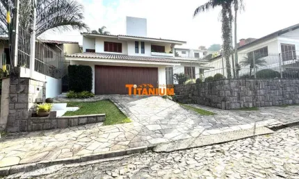 Casa semimobiliada, com 4 dormitórios, sendo 1 suíte master, à venda no Bairro Guarani em Novo Hamburgo