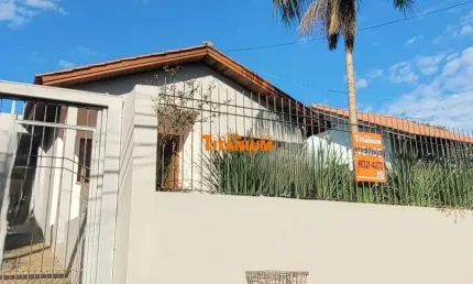 Casa à venda em Petrópolis, Novo Hamburgo - Garagem Coberta e pátio amplo