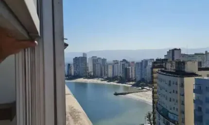 Alugo Lindíssimo Apartamento 'pé na areia' e Lazer Completo, 02 dormitórios, reformado, no Boa Vista em São Vicente