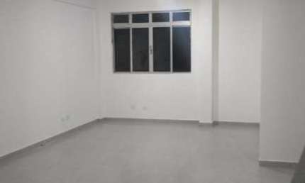 Alugo excelente sala comercial recém reformada no centro de São Vicente