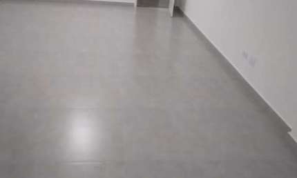 Alugo excelente sala comercial recém reformada no centro de São Vicente