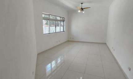 ALUGUEL DE CASA SOBRADO COMERCIAL OU RESIDENCIAL DE 250m2 NO BAIRRO DA APARECIDA EM SANTOS-SP