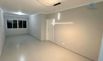 Oportunidade! Vendo Apartamento Totalmente Reformado, 03 dormitórios, 01 vaga de garagem, Prédio com Elevadores, Embaré, Santos.