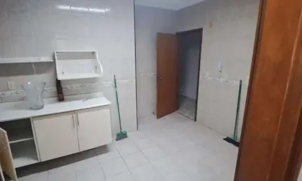 Vendo apartamento 02 dormitórios e garagem privativa no marapé em santos