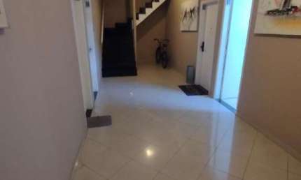 Alugo Ampla sala comercial com banheiro privativo, 35 mts, na Vila Mathias, Santos