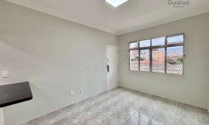 Vendo Apartamento, 02 dormitórios, Frente para a Rua, Sem elevador, Aparecida, Santos.