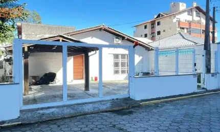 Casa com 4 quartos para alugar na Rua da Alegria, 109, Cachoeira do Bom Jesus, Florianópolis