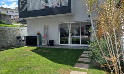 casa  linda sobrado com 2 dormitórios  com 1 suite!