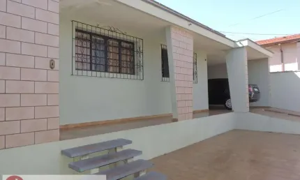 Casa para Venda em Pirassununga, Centro, 3 dormitórios, 1 banheiro, 2 vagas