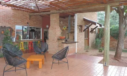 Casa para Venda em Pirassununga, Centro, 3 dormitórios, 2 suítes, 4 banheiros, 2 vagas