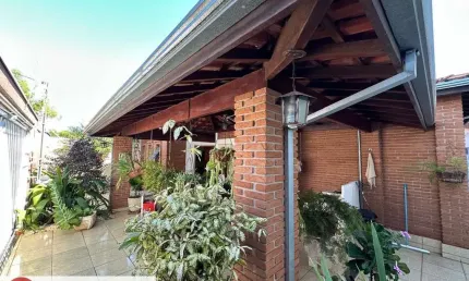 Casa para Venda em Pirassununga, Jardim Carlos Gomes, 3 dormitórios, 1 suíte, 4 banheiros, 2 vagas