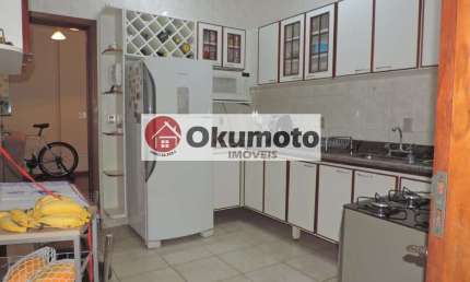 Casa para Venda em Pirassununga, Centro, 3 dormitórios, 1 suíte, 3 banheiros, 3 vagas