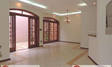 Casa para Venda em Pirassununga, Centro, 4 dormitórios, 1 suíte, 3 banheiros, 10 vagas