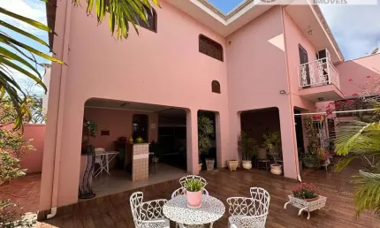 Casa para Venda em Pirassununga, Centro, 3 dormitórios, 1 suíte, 5 banheiros, 2 vagas
