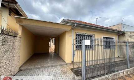 Casa para Venda em Pirassununga, Centro, 3 dormitórios, 1 banheiro, 1 vaga