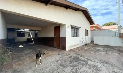 Casa para Venda em Pirassununga, Vila Santa Terezinha, 3 dormitórios, 1 banheiro, 2 vagas
