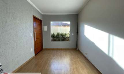 Casa para Venda em Pirassununga, Vila Santa Terezinha, 2 dormitórios, 1 suíte, 2 banheiros, 1 vaga