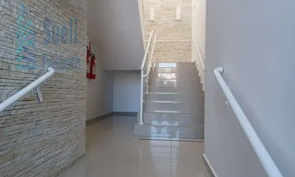 Apartamento em Indaiatuba-boa localização-colégio progresso-vago-piso porcelanato-2 dormitórios-cozinha americana planejada-1 vaga-valor R$420.000,00.