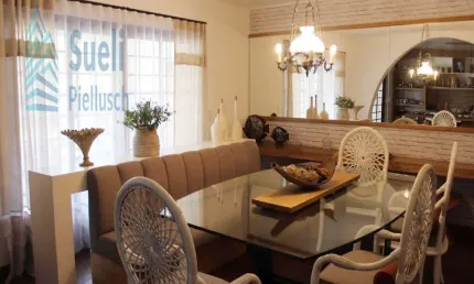 Belo sobrado-4 suítes avarandadas-fino acabamento-varias salas-todas bem decorada-elevador-valor de venda-r$ 1.500.000,00-aceita permuta menor valor.