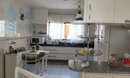 Sobrado-Vila Proost de Souza-4 dormitórios-suíte-hidro-edícula-churrasqueira-R$ 950.000,00-estuda permuta-apartamento como parte pagamento-financiamen