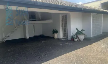 Casa na Vila Nogueira-próxima a Praça Arauto da Paz-fácil acesso a rodovias-3 dormitórios-aceita permuta por imóvel de menor valor-venda R$800.000,00.