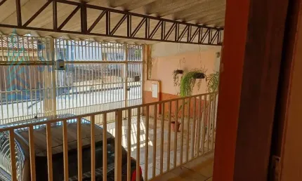 Casa a venda em ótimo local na vila teixeira-rua tranquila-fácil acesso a comercio local-3 dormitórios-3 vagas-telhado novo-valor venda r$ 580.000,00