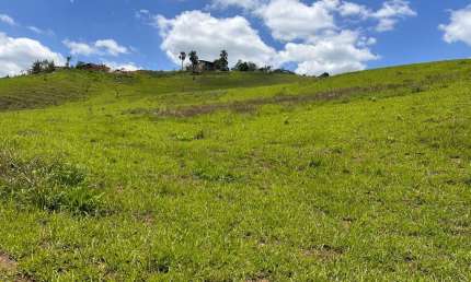 Vende-se lote com ótimo acesso 8km do centro de Arujá