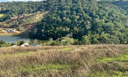 Terrenos para chácaras em área rural com vista para o lago