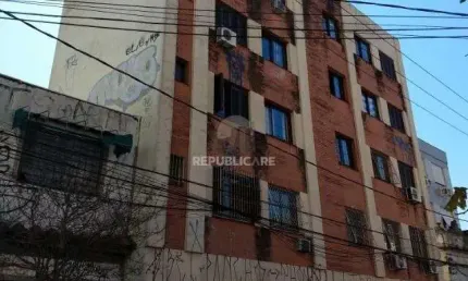 Apartamento de 1 dormitório com vaga de garagem escriturada na Rua Lopo Gonçalve
