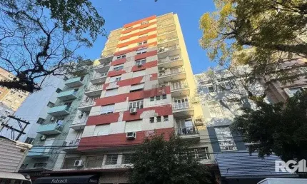 APARTAMENTO DE 3 DORMITÓRIOS COM VAGA DE GARAGEM NO CENTRO HISTÓRICO.