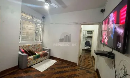 Apartamento com 2 quartos à venda na Rua Vinte e Quatro de Maio, 93, Centro Histórico, Porto Alegre