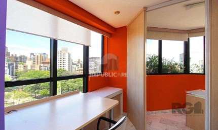 Sala comercial à venda na Avenida Carlos Gomes, 1200, Auxiliadora, Porto Alegre