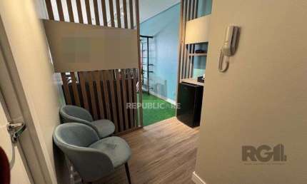 Sala comercial à venda na Avenida Luiz Manoel Gonzaga, 351, Três Figueiras, Porto Alegre