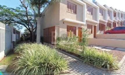Casa para Venda - 108.8m², 2 dormitórios, sendo 2 suites, 1 vaga - Teresópolis