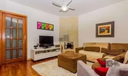 Casa com 7 quartos e 6 vagas à venda, 470 m² no bairro petrópolis